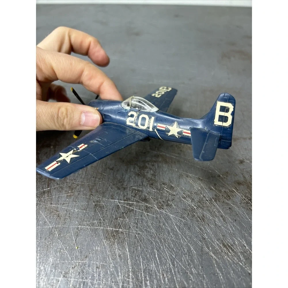 1/72 Scale Built Plastic Grumman F8F-2 Bearcat Plane‎ Assembled Model